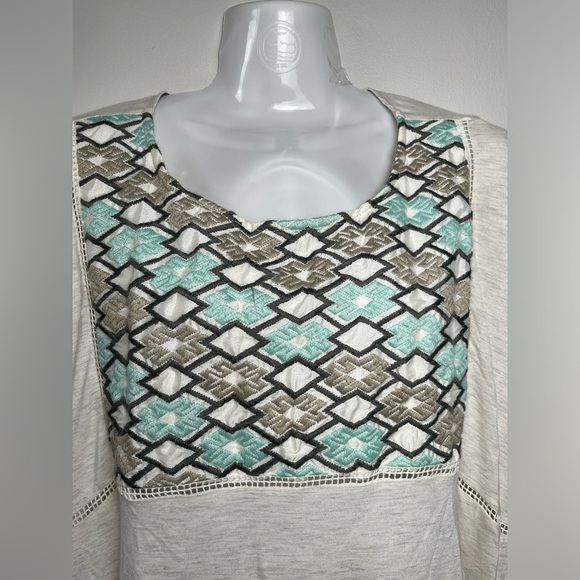 Dolan Anthropologie Embroidered Dolman Sleeves Top  Women Sz M Stretchable - Picture 4 of 8